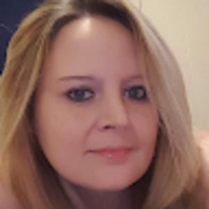 Meet your Posher, Lora